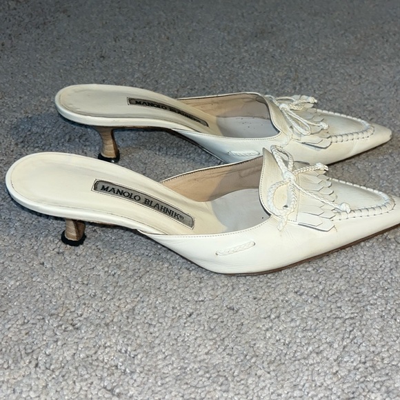 Manolo Blahnik white kitten heel slides - Picture 2 of 8
